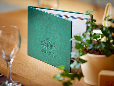 Die Fotos dürfen ausschließlich für PR- und Marketingmaßnahmen des Hotels Steiger, Neukirchen, Österreich verwendet werden.Jegliche Nutzung Dritter (durch Verkauf oder Weitergabe) ist mit dem Bildautor, Michael Huber | www.huber-fotografie.at, gesondert zu vereinbaren.Copyright aller Aufnahmen:Michael Huber5730 Mittersill. Hallenbadstraße 4www.huber-fotografie.at0664 / 250 86 32