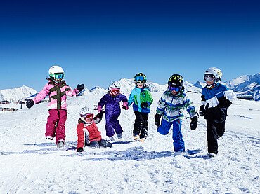 Kinder im Skiurlaub am Wildkogel in Neukirchen